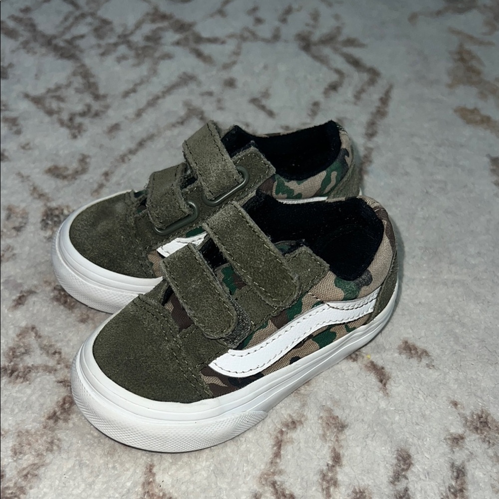 Kids Camouflage Sneakers with Velcro Straps